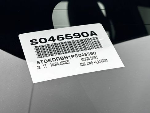 Used 2023 Toyota Highlander Platinum AWD/4WD image 49