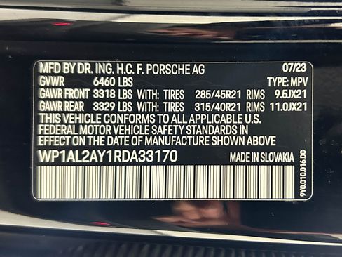 Certified 2024 Porsche Cayenne S image 31