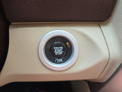 Used 2018 RAM 3500 Laramie AWD/4WD image 17