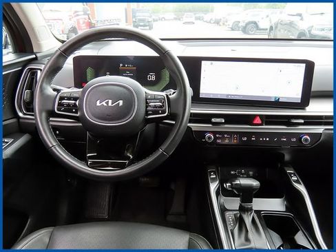 Used 2024 Kia Sorento S w/ Panoramic Sunroof Package AWD/4WD image 11