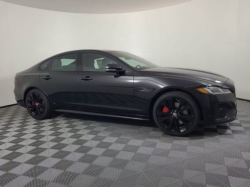 Used 2024 Jaguar XF R-Dynamic SE image 4