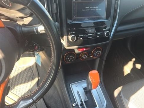 Used 2019 Subaru Crosstrek 2.0i Premium w/ Moonroof Package AWD/4WD image 3