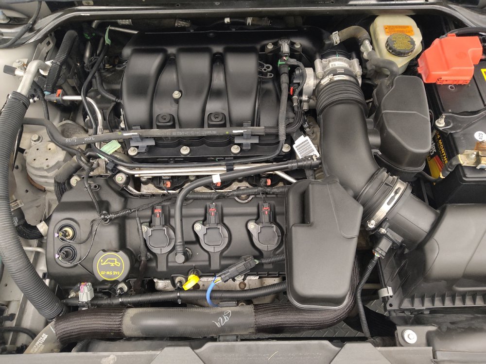 Used 2014 Ford Taurus SE FWD image 30
