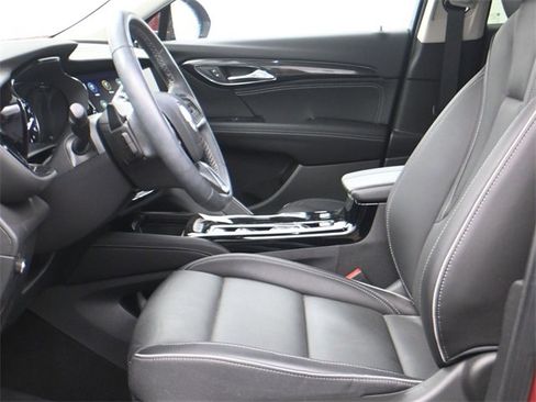 Used 2023 Buick Envision Essence image 9