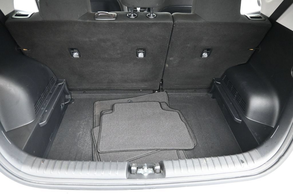 Used 2023 Kia Soul LX w/ Option Group 015 FWD image 11