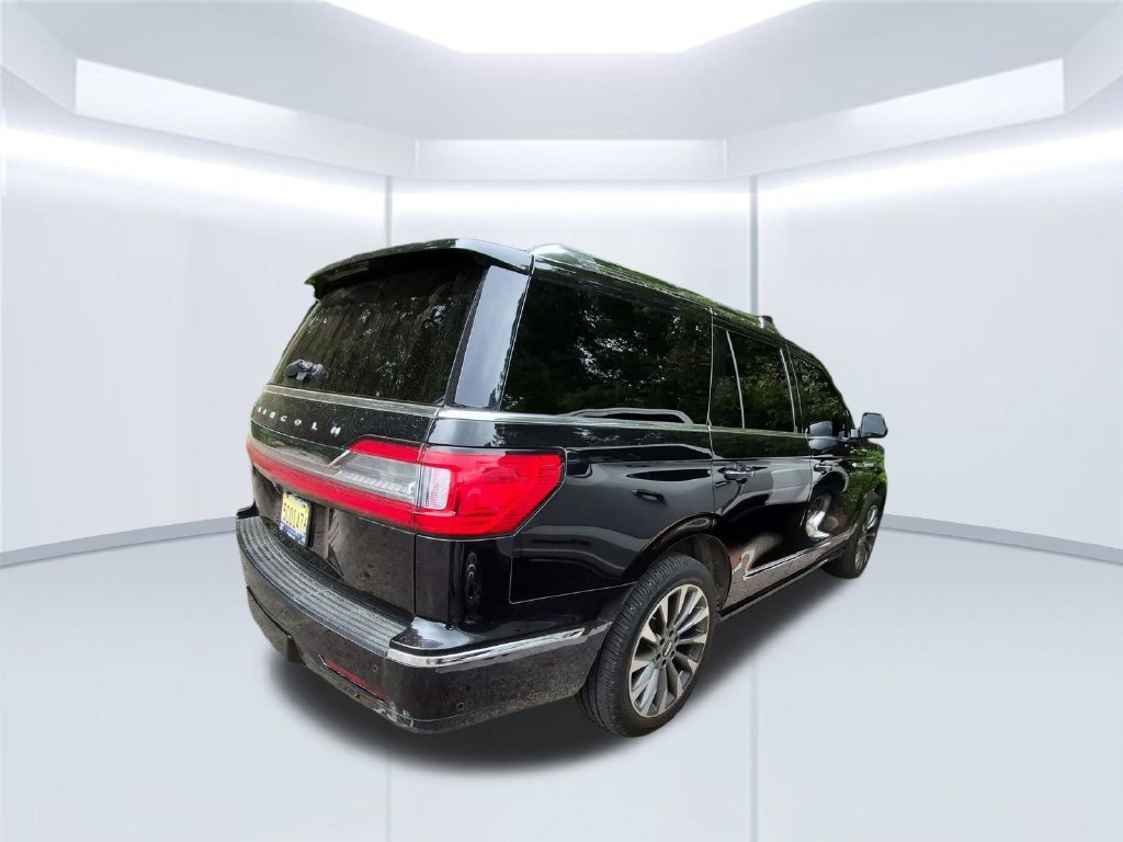 Used 2020 Lincoln Navigator Reserve AWD/4WD image 3