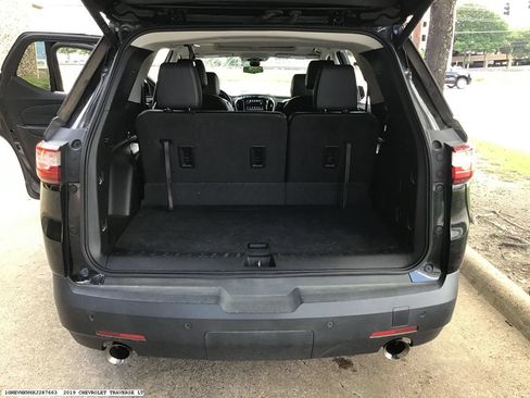 Used 2019 Chevrolet Traverse LT w/ LT Premium Package AWD/4WD image 12