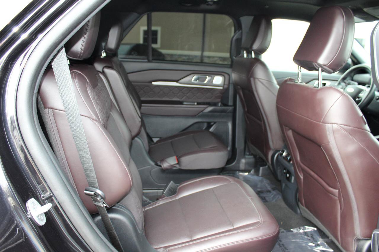 Used 2025 Ford Explorer Platinum w/ LUX Leather Package AWD/4WD image 75