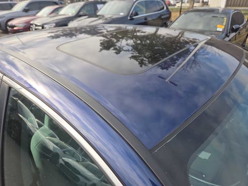 Used 2017 Honda Accord EX image 3