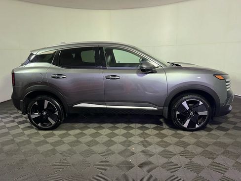 Used 2025 Nissan Kicks SR FWD image 8