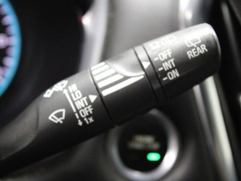 Used 2021 Chevrolet Traverse LS image 32