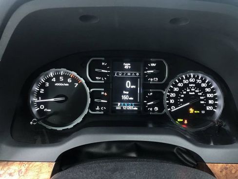 Used 2021 Toyota Tundra Platinum image 17