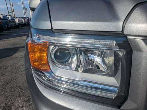 Used 2022 GMC Canyon Elevation w/ Elevation Premium Package image 11