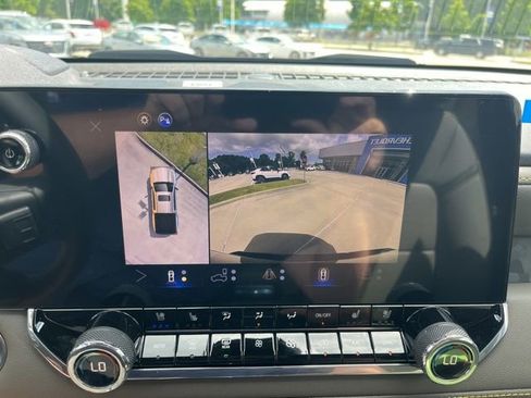 New 2026 Chevrolet Colorado ZR2 w/ Technology Package AWD/4WD image 28