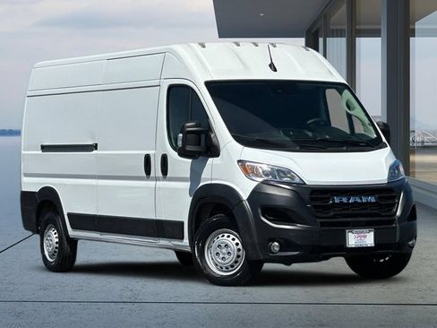 Used 2025 RAM ProMaster 2500 w/ Convenience Group FWD image 2