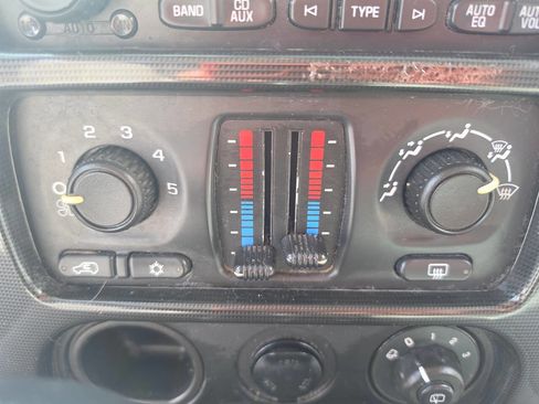 Used 2005 GMC Envoy SLE w/ Sle Preferred Equipment Group RWD image 39