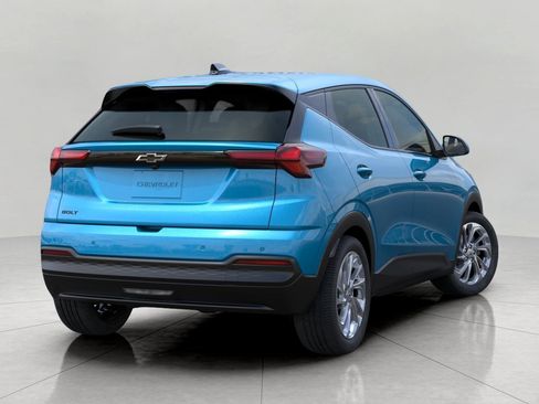 Used 2027 Chevrolet Bolt LT FWD image 4
