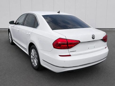 Used 2016 Volkswagen Passat 1.8T S FWD image 3