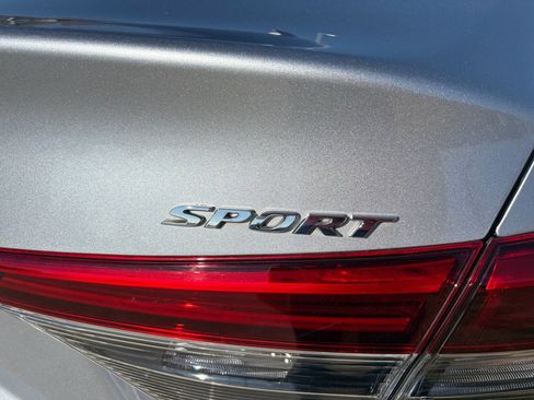 Used 2022 Honda Civic Sport image 25