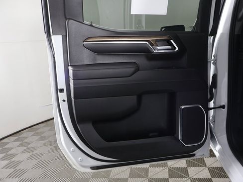 Used 2023 Chevrolet Silverado 1500 LT image 21