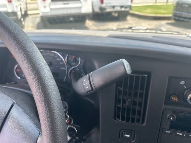New 2026 Chevrolet Express 2500 w/ Communications Package RWD image 24