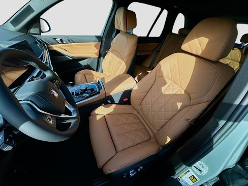 New 2026 BMW X5 sDrive40i w/ Executive Package RWD image 16