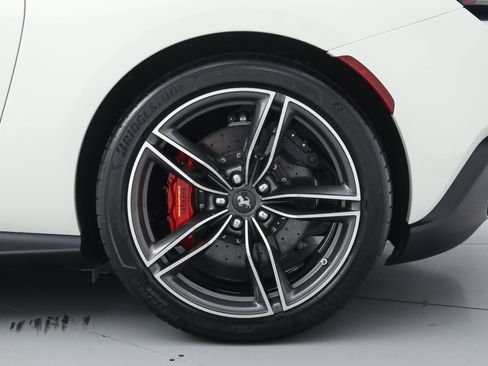 Certified 2025 Ferrari Roma Spider RWD image 45