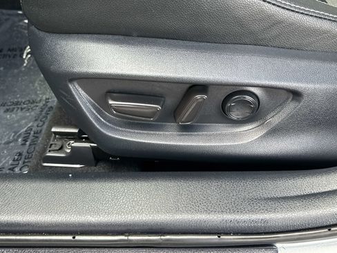 Used 2025 Toyota Camry XSE image 28