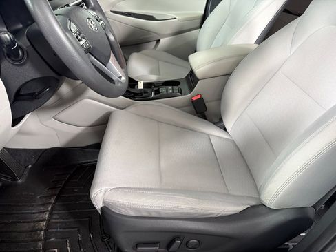 Used 2020 Hyundai Tucson Value FWD image 12
