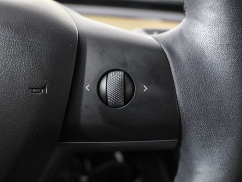 Used 2021 Tesla Model 3 Standard Range Plus image 25