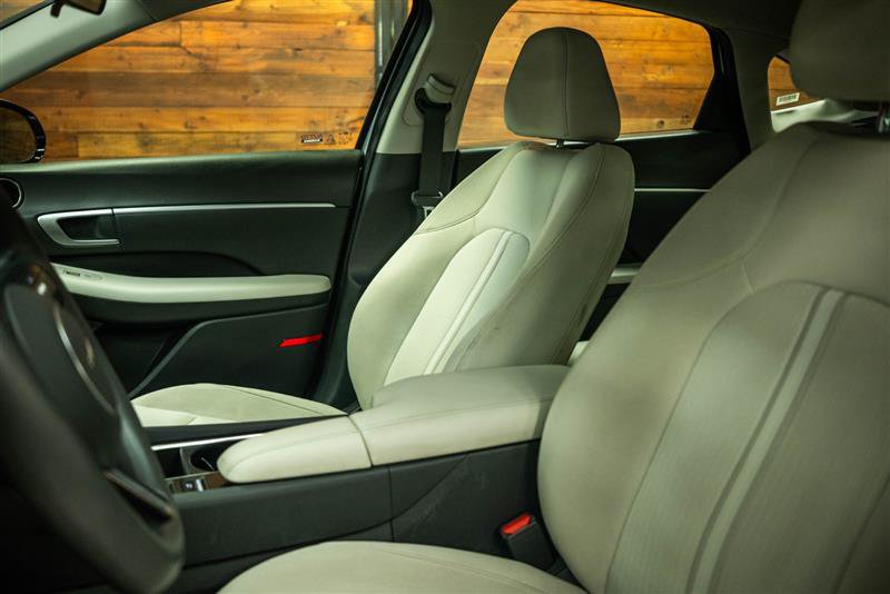 Used 2025 Hyundai Sonata SEL FWD image 9