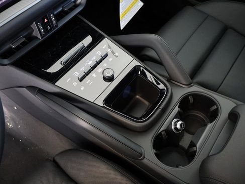 New 2025 Porsche Cayenne image 24