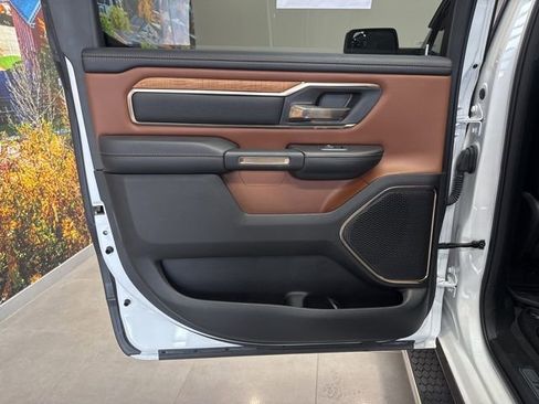 Used 2024 RAM 1500 Limited AWD/4WD image 39