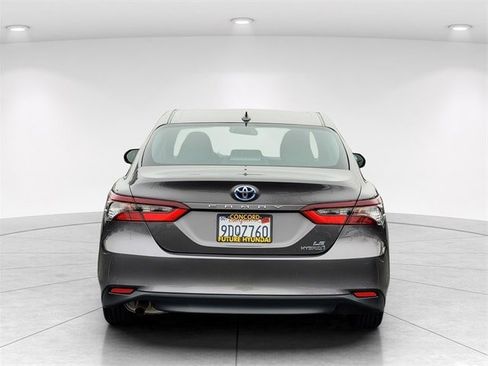 Used 2023 Toyota Camry LE image 5