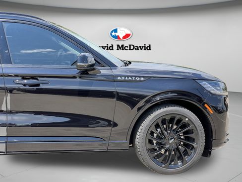 Certified 2025 Lincoln Aviator Reserve w/ Equipment Group 201A AWD/4WD image 13