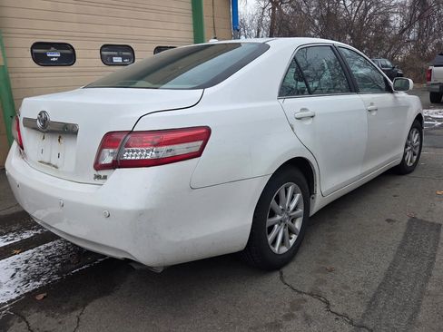 Used 2011 Toyota Camry XLE image 9