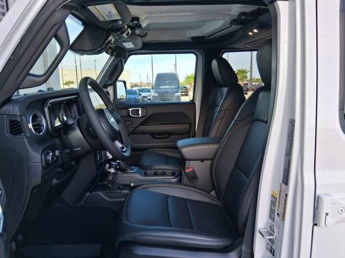 New 2026 Jeep Gladiator Mojave AWD/4WD image 19