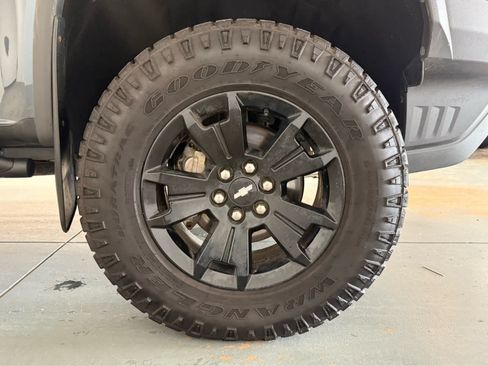 Used 2019 Chevrolet Colorado ZR2 w/ ZR2 Dusk Special Edition AWD/4WD image 11