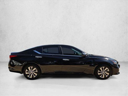 Used 2022 Nissan Altima 2.5 S image 4
