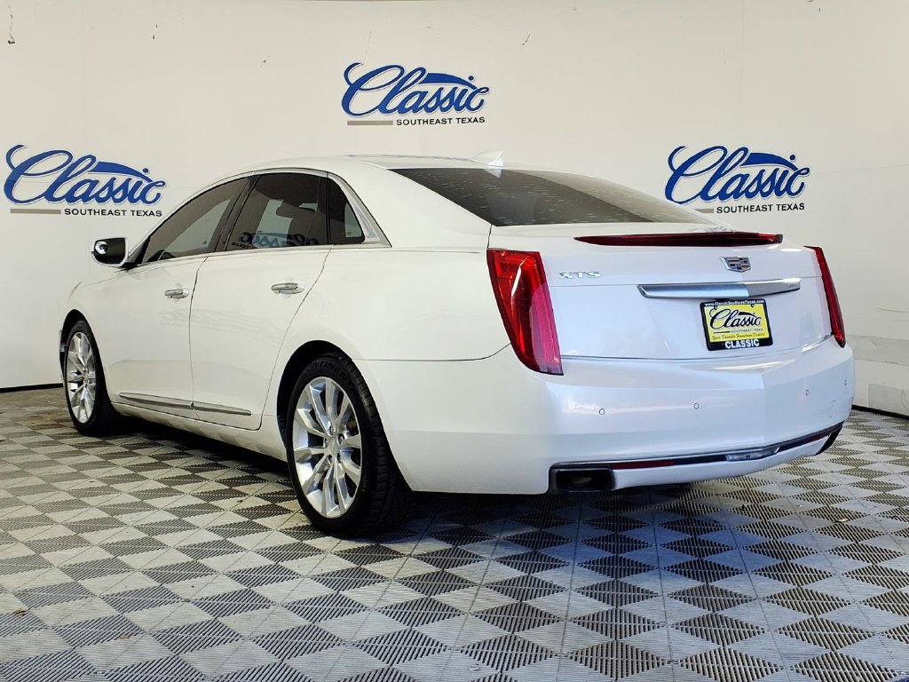 Used 2017 Cadillac XTS Luxury FWD image 2