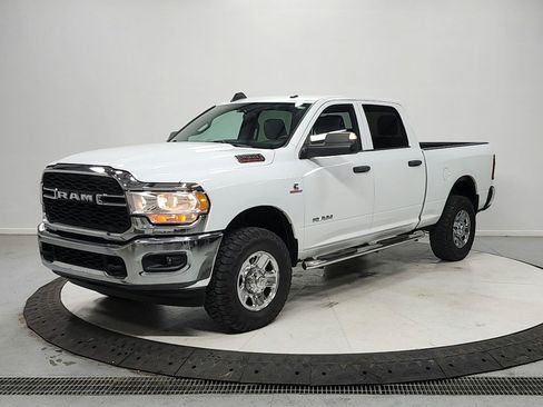 Used 2022 RAM 2500 Tradesman w/ Chrome Appearance Group AWD/4WD image 3