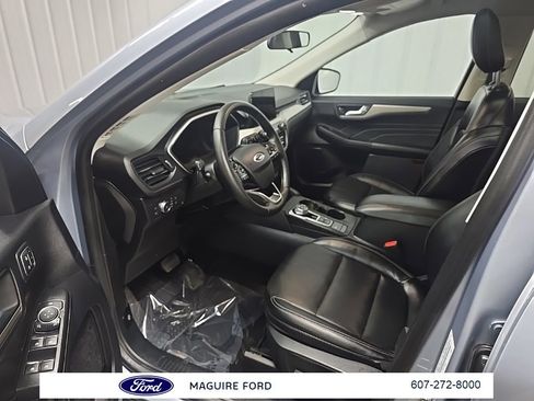 Used 2022 Ford Escape SEL w/ Technology Package image 29