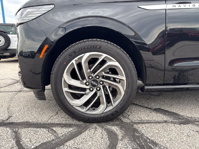 New 2027 Lincoln Navigator L Reserve AWD/4WD image 12