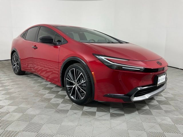 Used 2025 Toyota Prius XLE FWD image 12
