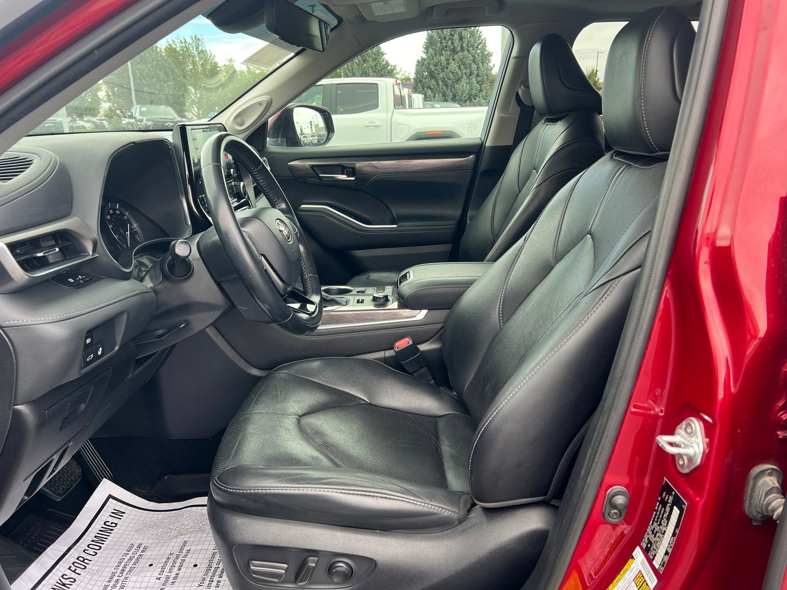 Used 2021 Toyota Highlander Limited AWD/4WD image 10