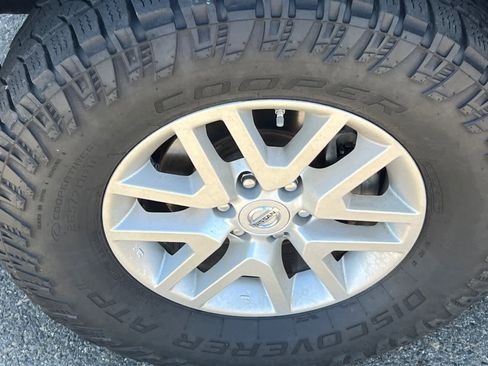 Used 2018 Nissan Frontier SV image 10