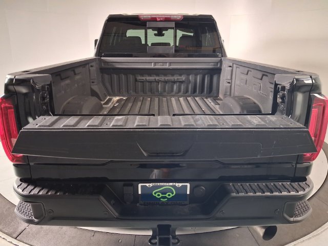 Used 2022 GMC Sierra 2500 Denali w/ Denali Black Diamond Edition AWD/4WD image 14