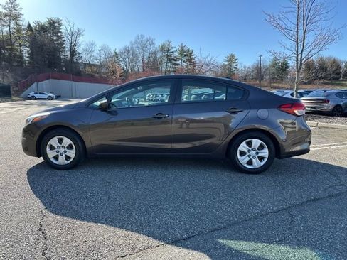 Used 2018 Kia Forte LX image 4