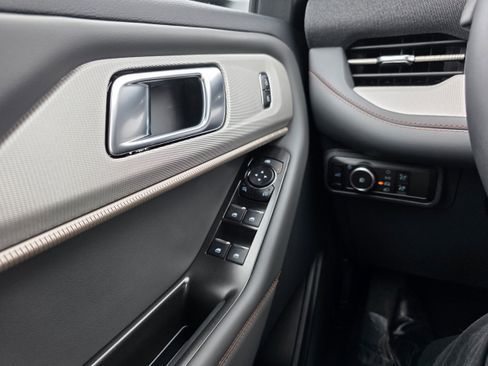 New 2026 Ford Explorer Active w/ Active Comfort Package image 19