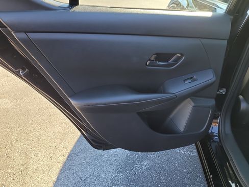 Used 2024 Nissan Sentra SV image 11